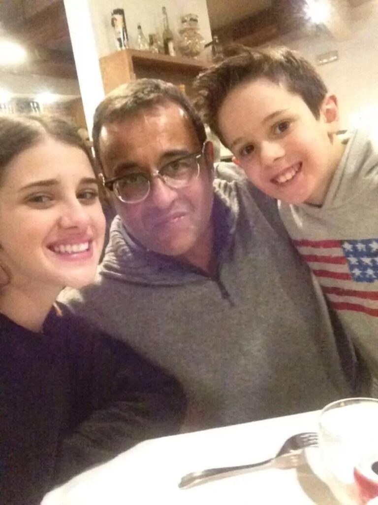 Benedetta Porcaroli with her father and brother Guglielmo